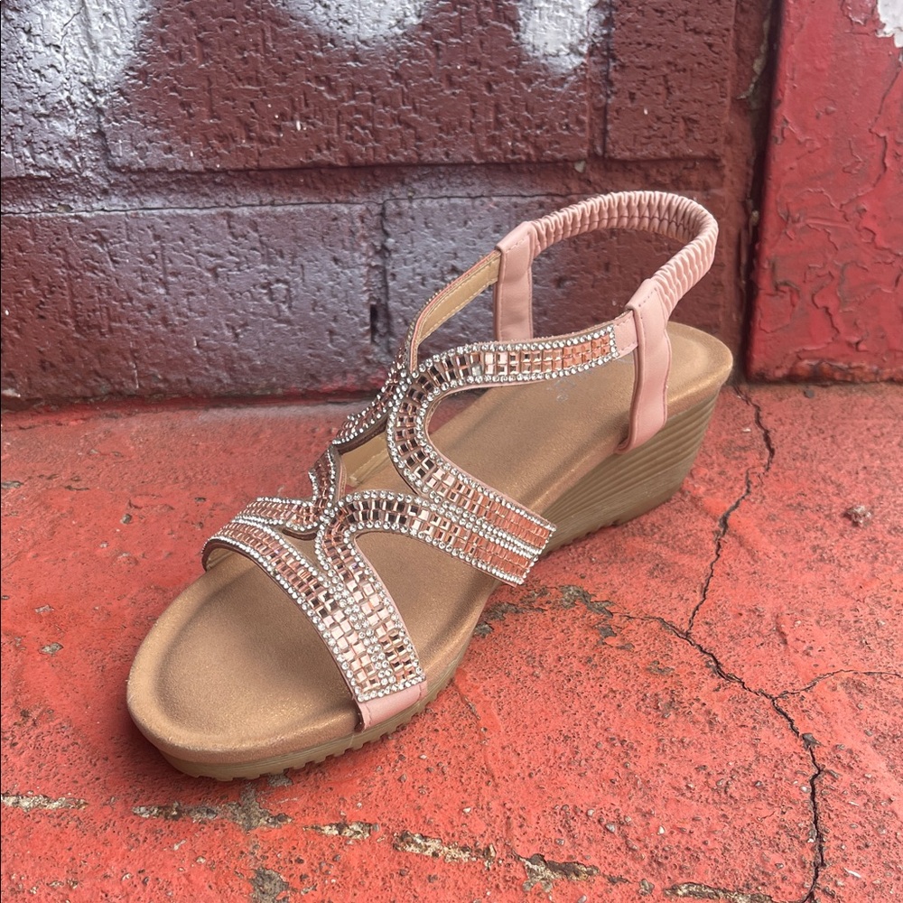 Elegant Pink Wedge Sandals - Picture 4 of 6